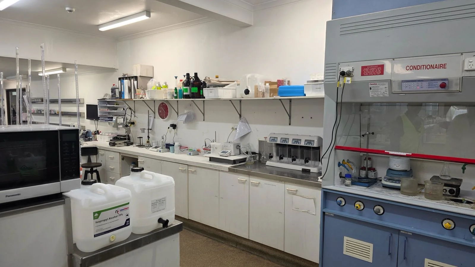 Automated high-precision filling and production line
